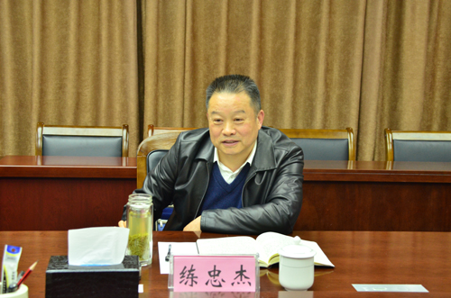 練忠杰到集團開展警示教育暨黨風(fēng)廉政建設(shè)宣講