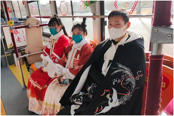 老家河南 心的春運(yùn)︱熟悉的春節(jié)里！ 看洛陽公交人的過年儀式感 