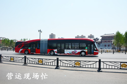 1589526541129652.jpg 02 勞動節(jié)里公交忙(營運現(xiàn)場忙).JPG